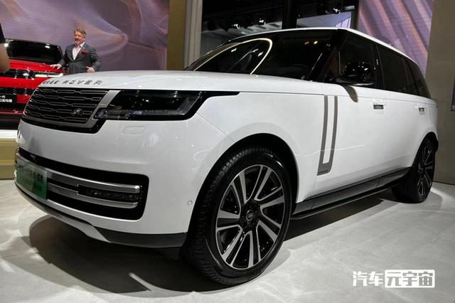 比轻混款贵15万！全新路虎揽胜卖219.8万起！零百仅5.3s