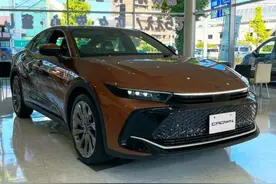 全新丰田皇冠售价曝光！售价约为30万人民币，预计年底引进国内图片