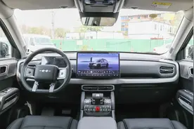 方程豹钛3正式上市，13.38万起售，标配高阶智驾，够诚意吗？视频封面