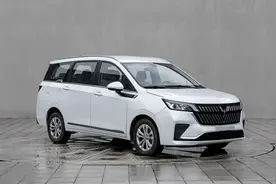 预计10万元内的7座车 银标五菱佳辰是宝骏730换壳？图片