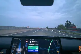 夜里跑完高速后，听喵哥句劝，一定要及时去洗车，都是为你好图片