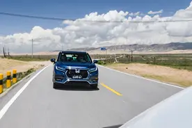 合资中型SUV市场的王者之战，新款本田UR-V对比丰田汉兰达图片