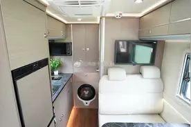 29.98万！长安全新房车峰景上市：冰箱，大床，马桶，2.3T自动挡图片
