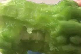 苦瓜是可以生吃的吗？苦瓜生吃熟吃？一文带您吃透苦瓜的N种吃法图片