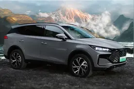 增配降价，搭载第五代DM，25款比亚迪唐DM-i能降维打击合资SUV？图片