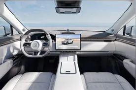 新车 | 双色内饰风格/配后排娱乐屏/9月下旬上市，极氪7X内饰官图图片