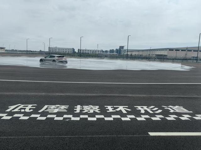 比亚迪郑州赛车场攻略来了，斥巨资建赛道，只是为了蹭波流量吗？