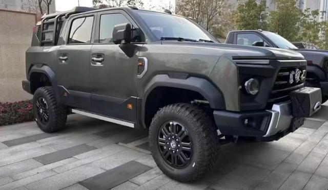 2024东风猛士M50亮相，国产越野“急先锋”，6.7升柴油引擎+四驱