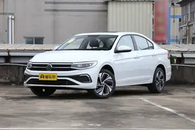新车 | 11.29万元起，2025款大众宝来到店实拍，配置调整/轩逸同级图片