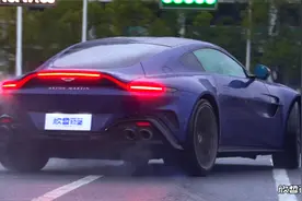欣哲快评丨阿斯顿马丁V8 Vantage 9级可调TC系统驾驶感受视频封面