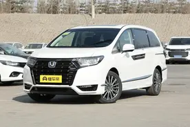 实拍最低配艾力绅，油耗不到6.2L，7座布局，27.98万起图片