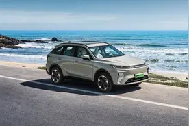 15万级家用SUV，颜值和实力都在线，二代哈弗枭龙MAX到底有多厉害图片