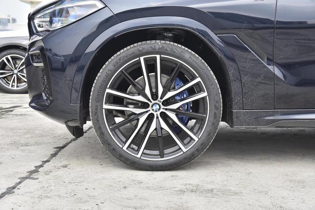 新款宝马X6搭载3.0T L6发动机，5.5秒破百，配空气悬挂，96.69万？