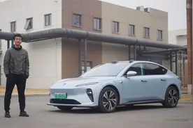 蔚来ET5深度长测：33万提车，开了2000公里之后...丨聚光电场视频封面