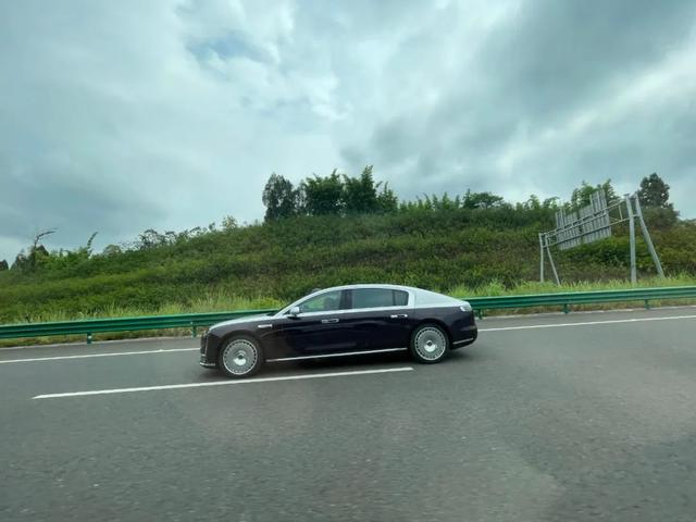 自驾尊界S800珠峰之旅：挑战在路上，风景在前方