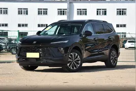 别克的诚意之作，全系2.0T动力，入门仅16.99万，实拍昂科威Plus图片