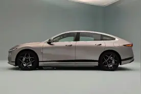 长安又一轿车走红！配电吸门+大掀背，轴距2900mm，续航表现理想图片