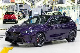 新车 | 全新设计/轻混动力，10月上市，第四代宝马1系正式投产图片