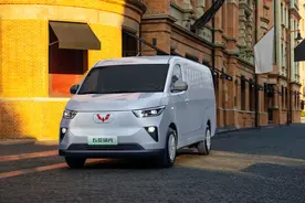五菱扬光上市，7.18万起，空间大，适合拉货致富，填补市场空白图片