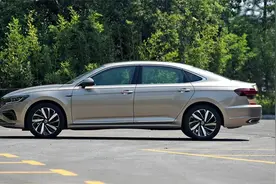 大众帕萨特2.0T：高功比低功年养车贵694元，差在哪？图片