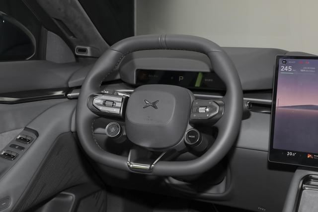 全新小鹏P7上市售21.98万起