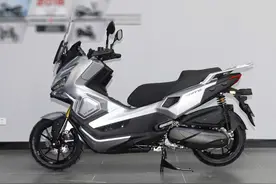 光阳X350仅售33980元！ABS+TCS+加热手把，能否挑战本田ADV350？图片