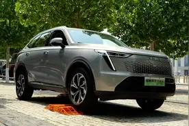 挑战四驱滑轮组，低电量情况下枭龙MAX四驱能否脱困？图片