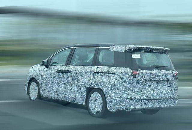 传祺全新MPV曝光！升级侧滑门+混合动力 12万能买？