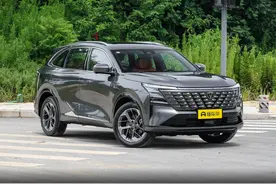 一台不容错过的国产SUV，月销3.1万台，体验长安第四代CS75PLUS图片