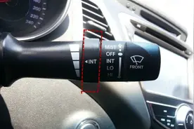 有些人开了很多年车，连方向盘后面控制杆的功能都不会用？图片