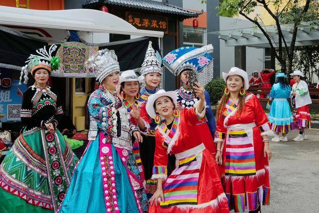 旅居云南·探寻云非遗暨花young姐姐房车美学大赛在昆启动