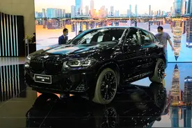 售价65.99万元 宝马X4 M40i实车亮相 搭载3.0T L6发动机图片