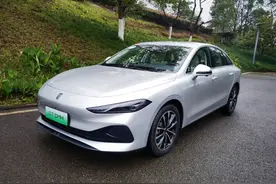 时隔一年再试荣威D7 DMH啥感受？更加务实图片