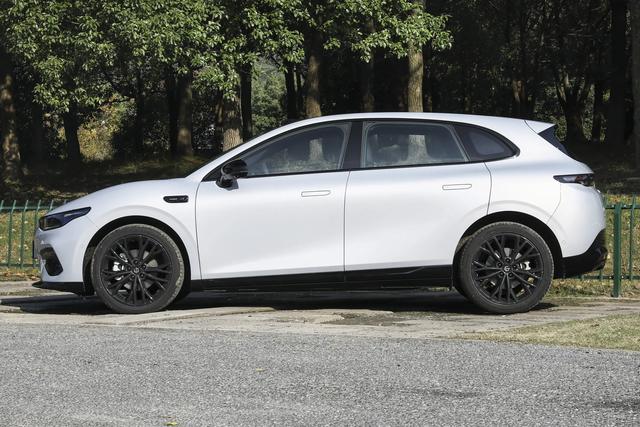 零跑Lafa5上市售9.78万元起