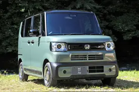 新车 | 约9万元起/三缸微型车/可选四驱，本田N-BOX JOY实车亮相图片