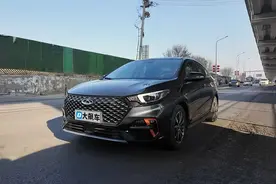 奇瑞艾瑞泽5 Plus：油门一踩呼呼往前“蹿”图片