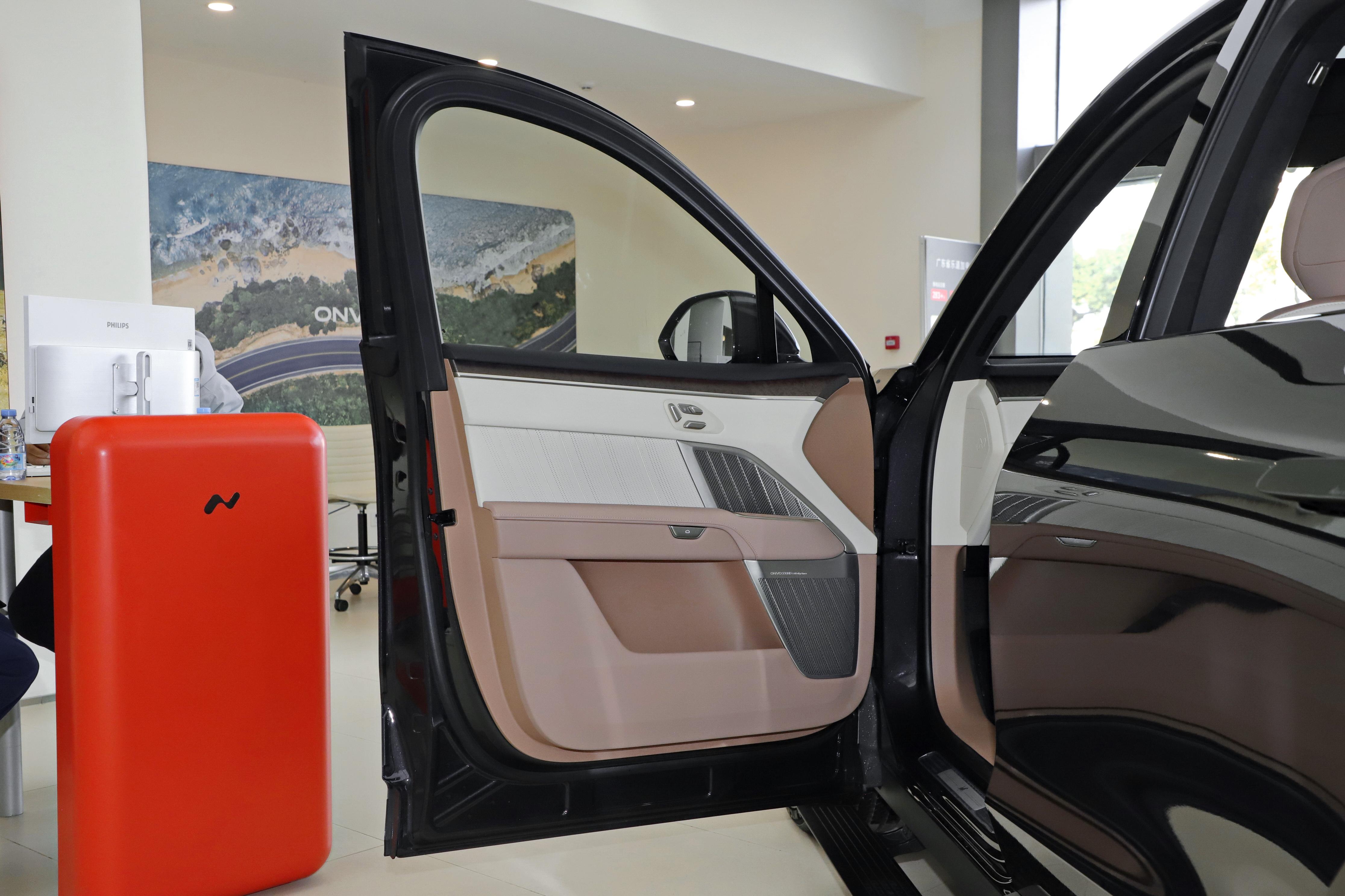 乐道L90 2026款六座版马到成功版Max_乐道l90_六座纯电SUV空间舒适度