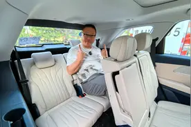 奇瑞风云T9七座版空间够大吗 第三排我也能坐/全电动调节很惊喜视频封面