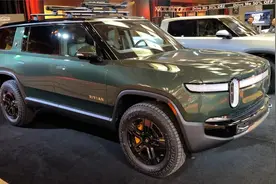 全新Rivian R1S 深度体验外观和内饰视频封面
