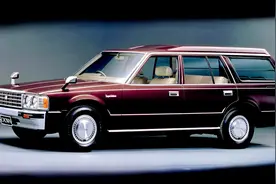 丰田皇冠从第一代到第十六代的图解，为啥现在变成了这样图片