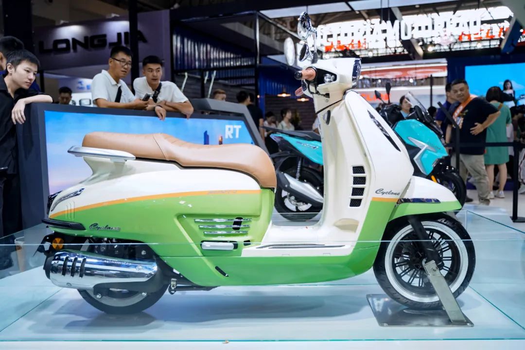 宗申这阵容太过庞大，四缸仿赛 RC680R 正式亮相！2127|小老婆汽機車資訊網