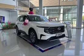 22.98万起，入门标配2.0T+8AT，车长5米，实拍福特锐界L图片