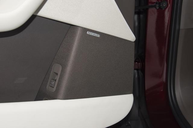 腾势N8L预售31.98万元起