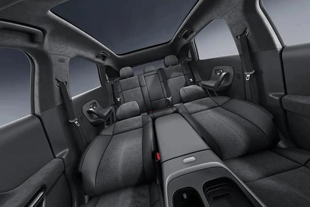 12 万内宽体轿跑新标杆，新能源汽车的小钢炮～零跑 Lafa5