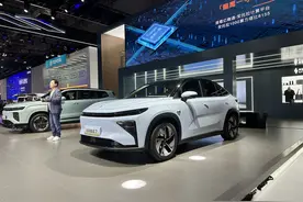 最高续航605km，13.37万起，吉利睿蓝7正式预售图片