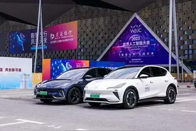智己去高精地图NOA北京首测图片