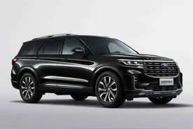 40万预算内，推荐福特探险者，搭载2.3T+10AT，后驱/四驱图片