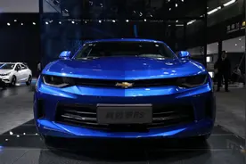 大黄蜂的原型车，雪佛兰科迈罗美式肌肉车，深藏不漏的大V8图片