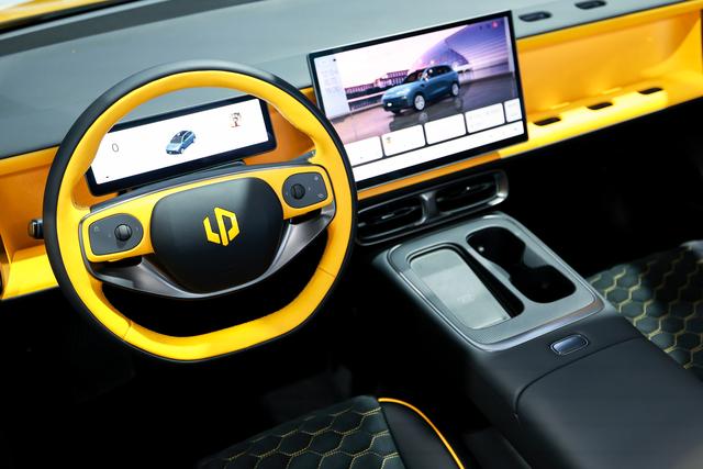 12 万内宽体轿跑新标杆	，新能源汽车的小钢炮～零跑 Lafa5