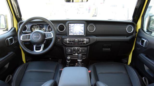 开1年卖掉亏7万，牧马人4xe越野能力强，买二手的更合适？